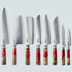 Cuchillo Aiko de acero damasco rojo con mango de resina de color rojo