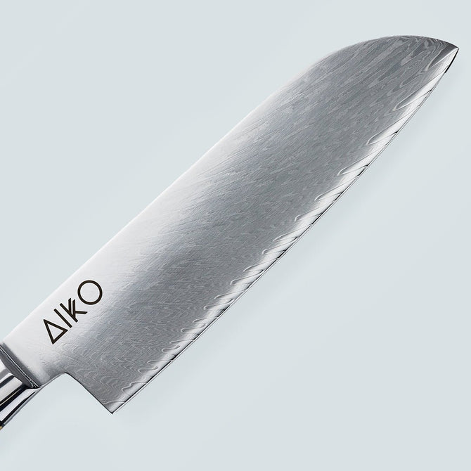 Cuchillo Aiko de acero damasco rojo con mango de resina de color rojo